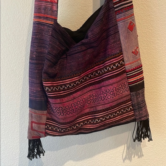 Bohemian Multicolor Crossbody Shoulder Bag, Wide Strap, Fringe, Zip Closure - Picture 2 of 13